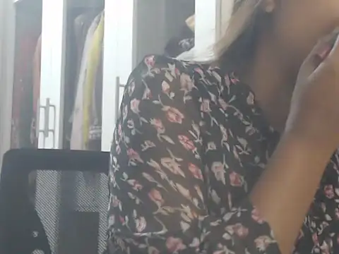 Živý XXX chat NancyRuvi