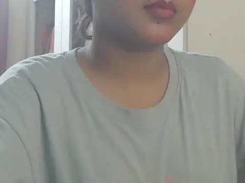 צ'אט XXX בשידור חי של NancyRuvi