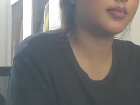 NancyRuvi XXX чат на живо