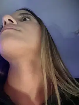 Show de missbella_ na webcam