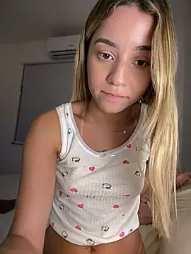 missbella_'s Webcam Show