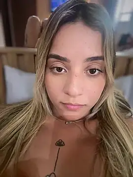 Show de missbella_ na webcam