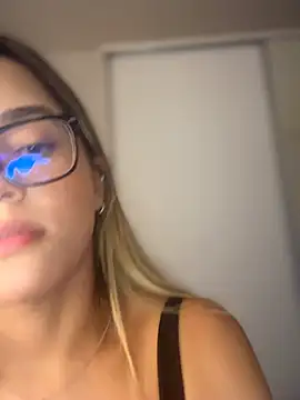 Show de missbella_ na webcam