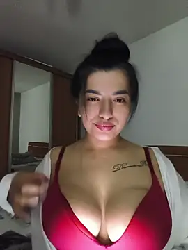 MonikaSeXyDolce Show in webcam