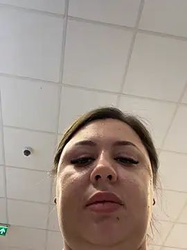 Sara_Hug Live XXX-Chat