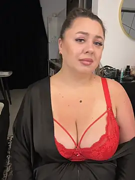 Show modela Sara_Hug na web-kameri
