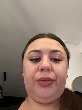 Sara_Hug Webcam-Show