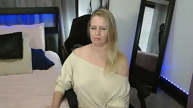HollieBim's Live XXX Chat