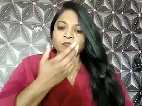 IndianDelia Adlı Modelin Canlı XXX Sohbeti