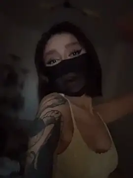 DeferentUproar's Live XXX Chat