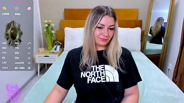 ReinaGrey's Live XXX Chat