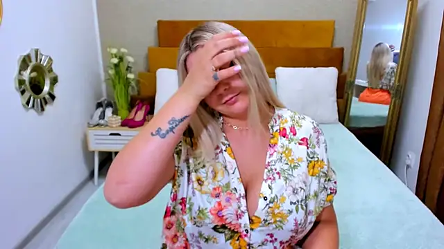 ReinaGrey Chat XXX live