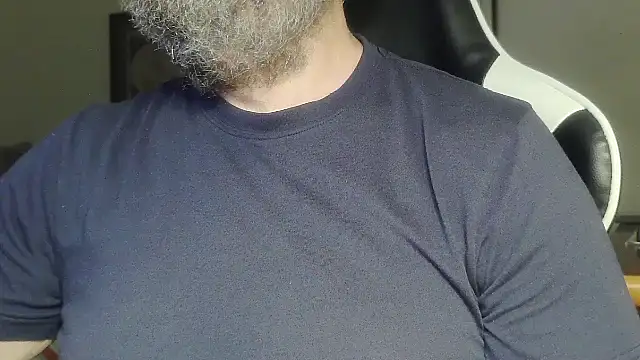 הופעת וובקאם של usdirtymikee9