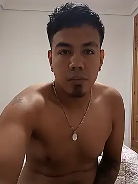 Show modela Justinhot69 na web-kameri