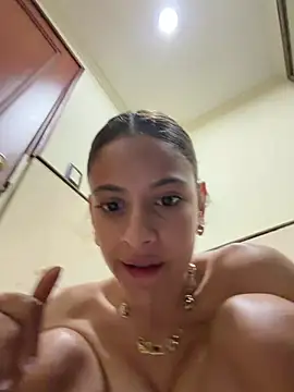 alana15's Webcam Show