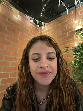 alana15のライブXXXチャット