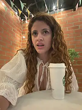 צ'אט XXX בשידור חי של alana15