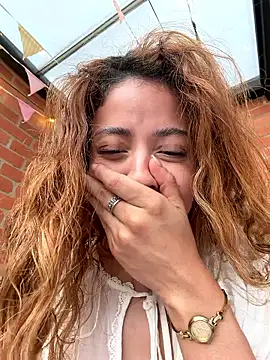 alana15's Webcam Show