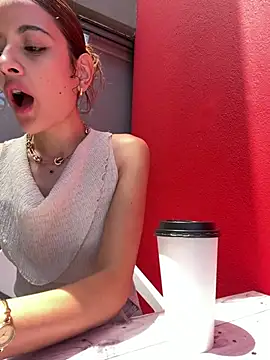 alana15 Webcam Show