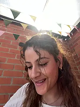 הופעת וובקאם של alana15