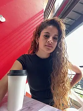 Show modela alana15 na web-kameri