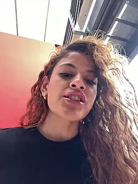 הופעת וובקאם של alana15