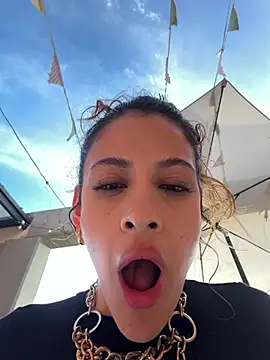 alana15's Webcam Show