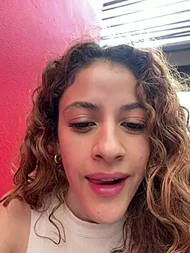 alana15 élő XXX-chatje