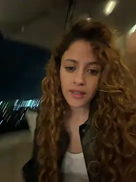 alana15: διαδικτυακό σόου στην κάμερα