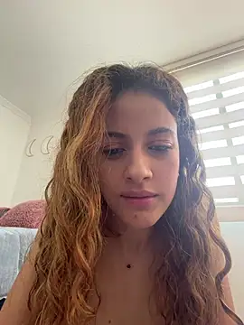 alana15: διαδικτυακό σόου στην κάμερα