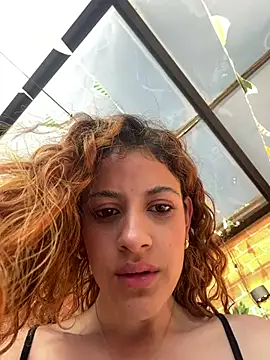 alana15 Show in webcam