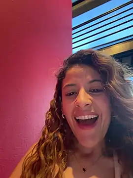 alana15 Show in webcam