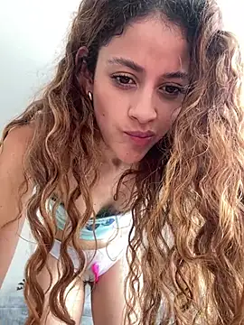 alana15: διαδικτυακό σόου στην κάμερα