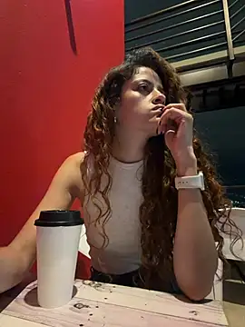 alana15 Show in webcam