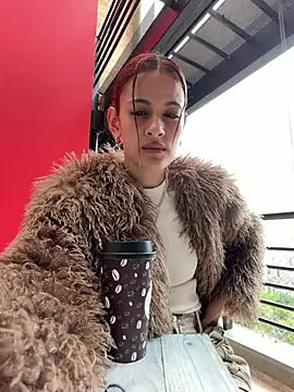 alana15 Show in webcam