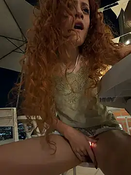הופעת וובקאם של alana15