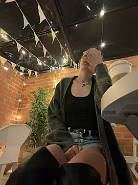 alana15's Webcam Show