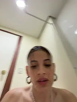 Pertunjukan Kamera Web alana15