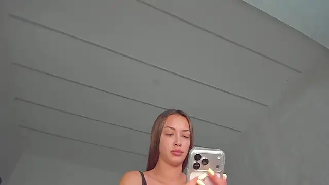 TiffanyHouston_ Adlı Modelin Canlı XXX Sohbeti