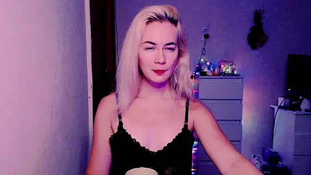 xxxcharismaaa webkamerás műsora