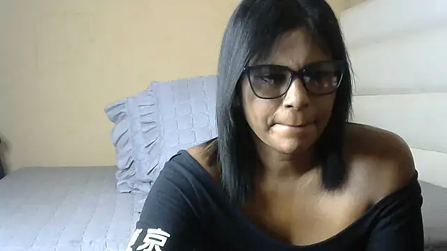indianDreams_ live XXX chat