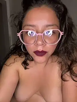Show modela Vivi_Kvsh na web-kameri