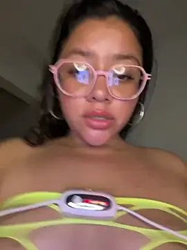 Czat XXX na żywo – Vivi_Kvsh