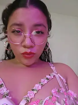 Vivi_Kvsh Adlı Modelin Canlı XXX Sohbeti