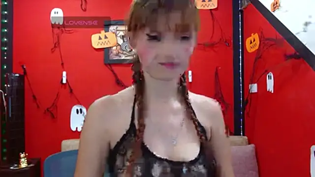 Chatroom XXX en direct de miss_tinnymafe