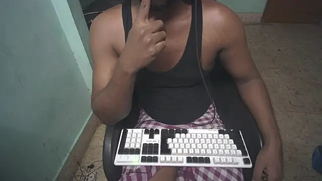 Tamil_KDD Adlı Modelin Web Kamerası Şovu