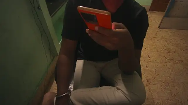Chat XXX en directo de Tamil_KDD