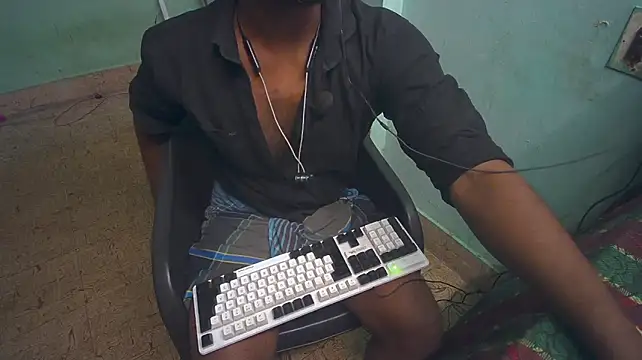 Tamil_KDDのウェブカメラショー