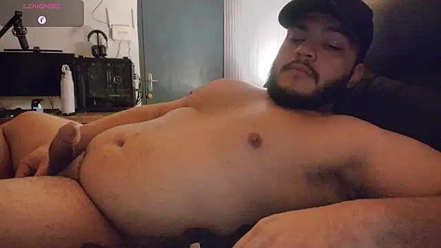 Show modela theusxbear na web-kameri