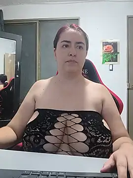 rosahills' Live XXX Chat